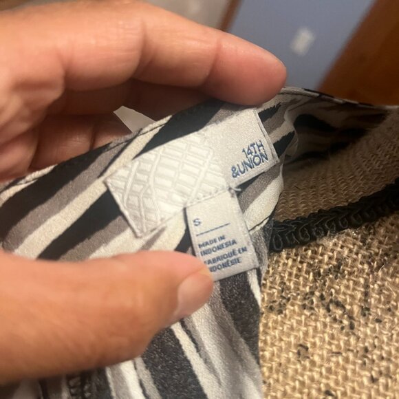 Zebra striped blouse - Picture 3 of 3